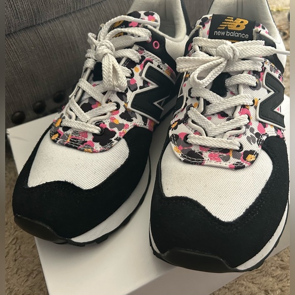 New Balance 574 Muli-Camo Trainers Sneakers Animal Print WL574WP2 Womens 9.5 NEW - Picture 6 of 15